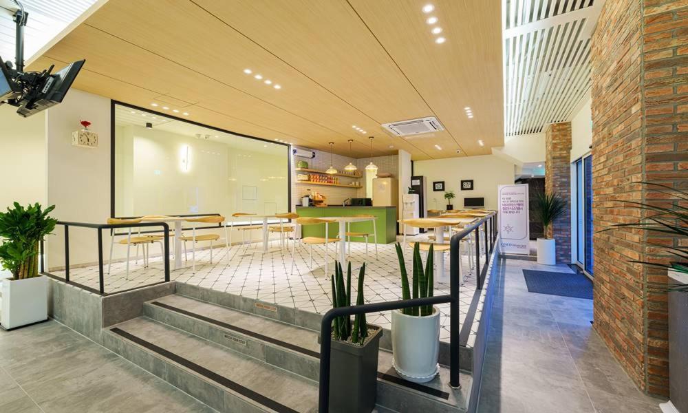 Gumi Time Hotel Exterior photo