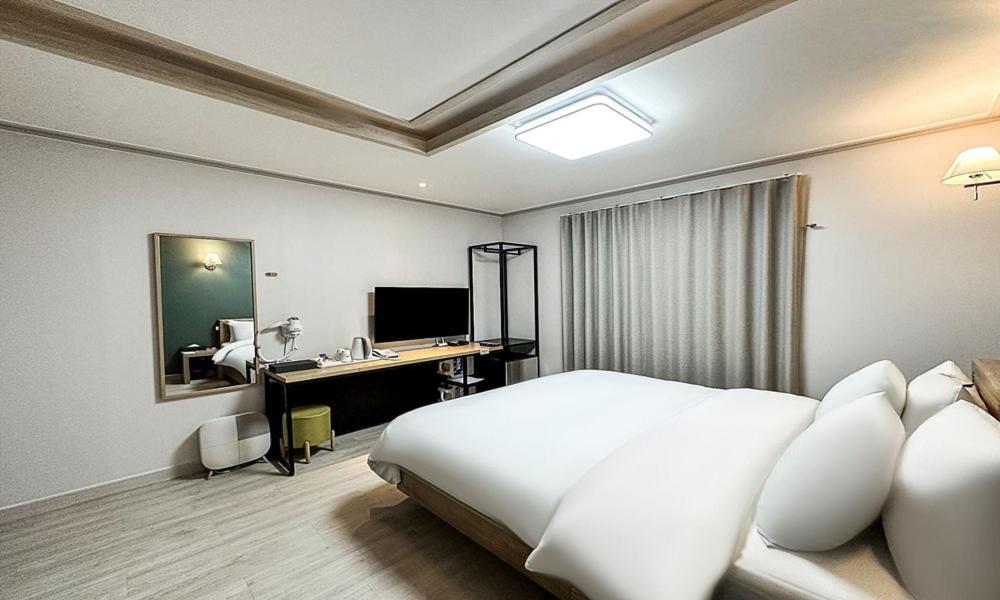 Gumi Time Hotel Room photo