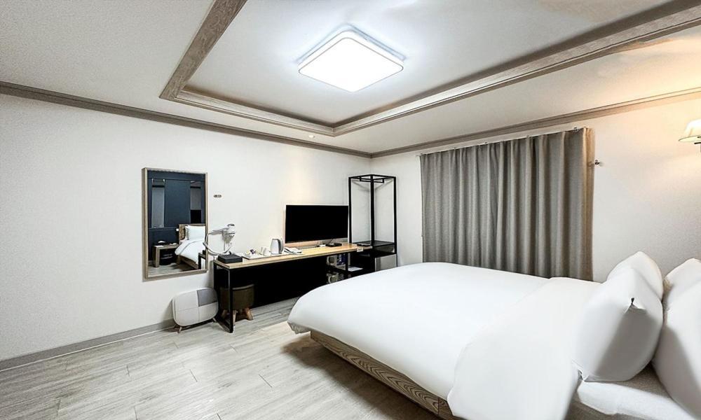 Gumi Time Hotel Room photo
