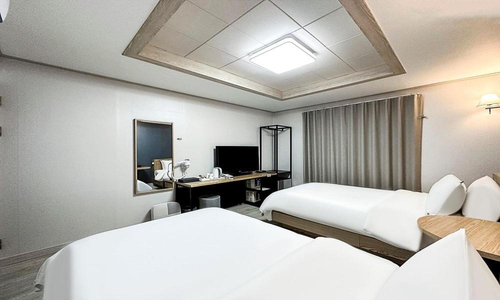 Gumi Time Hotel Room photo