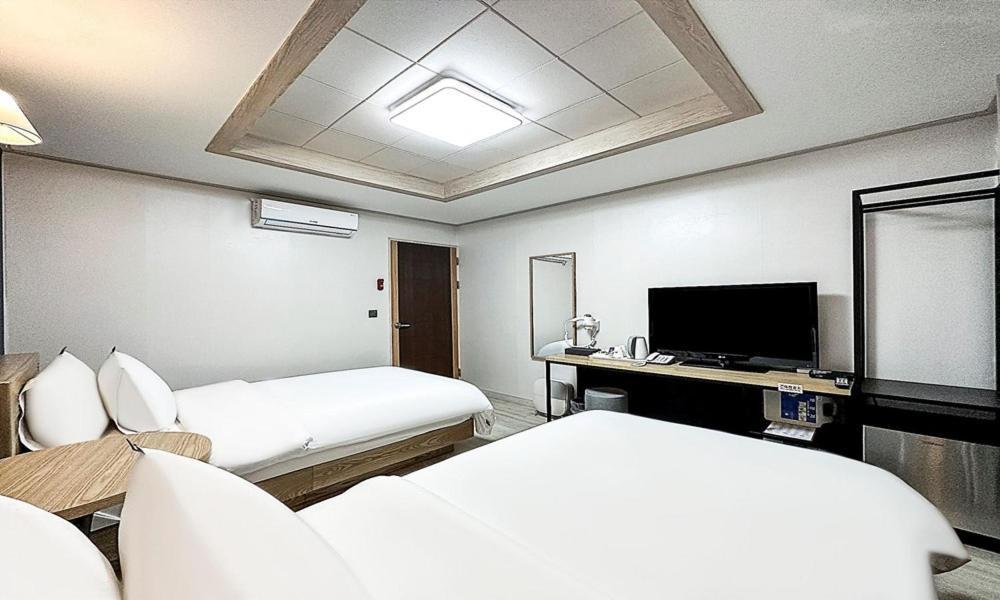 Gumi Time Hotel Room photo