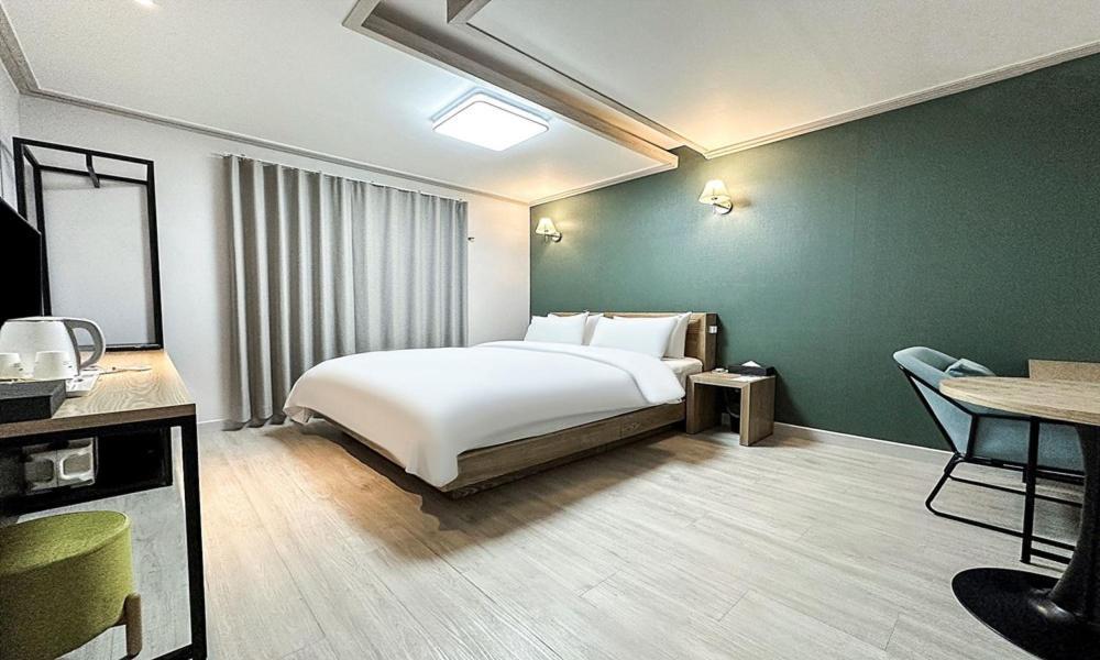 Gumi Time Hotel Room photo